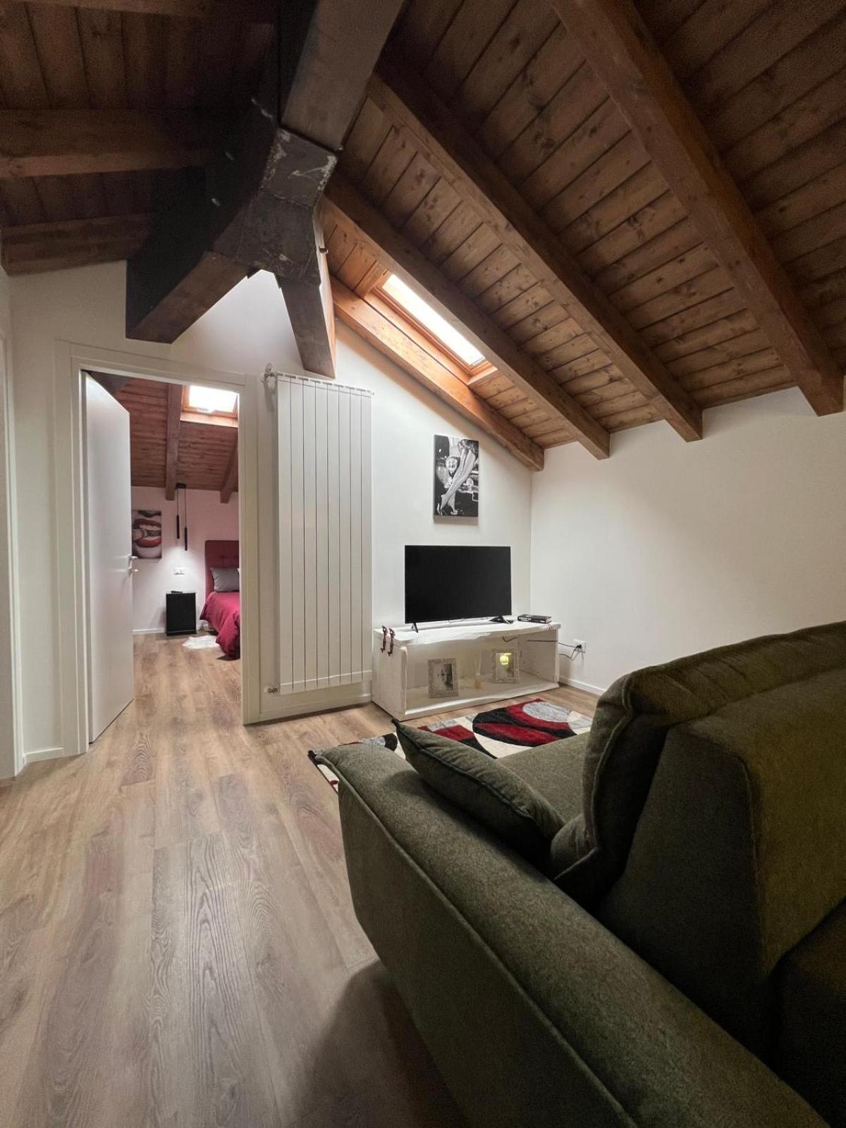 Abitare Il Tempo-Elegante E Moderno-Ad 1 Bus Da Roma Apartman Velletri Kültér fotó